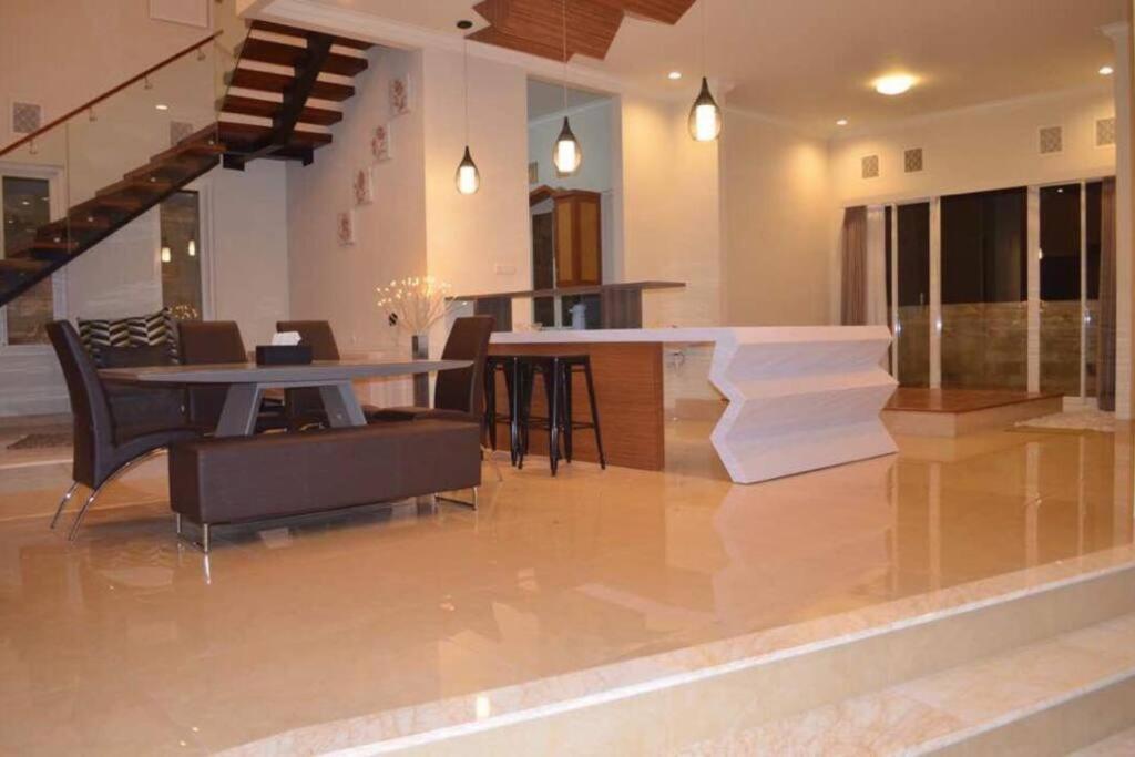 Villa Agro Kusuma Pinus R7 باتو المظهر الخارجي الصورة